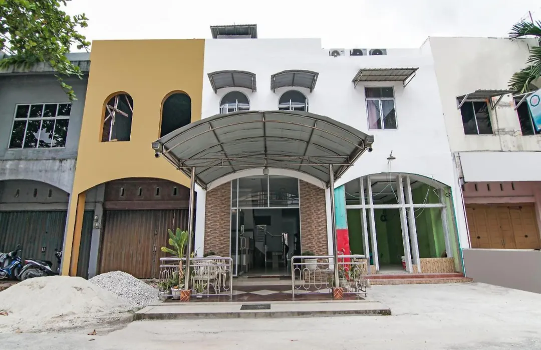 Oyo 90897 Hotel Sepupu Satria-1